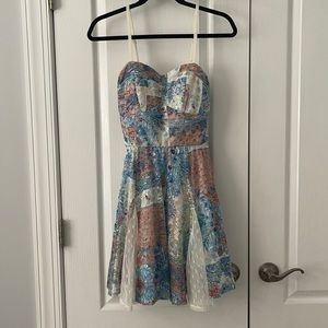 Lily Rose Floral & Lace Dress - Medium